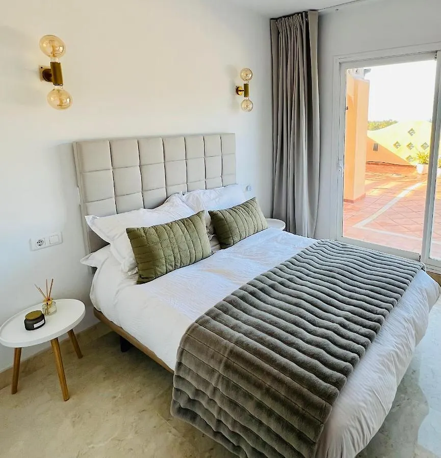 מארבלה Penthouse Au Calme Avec Vue Mer Nature Environnante Et Tres Grandes Terrasses ספרד